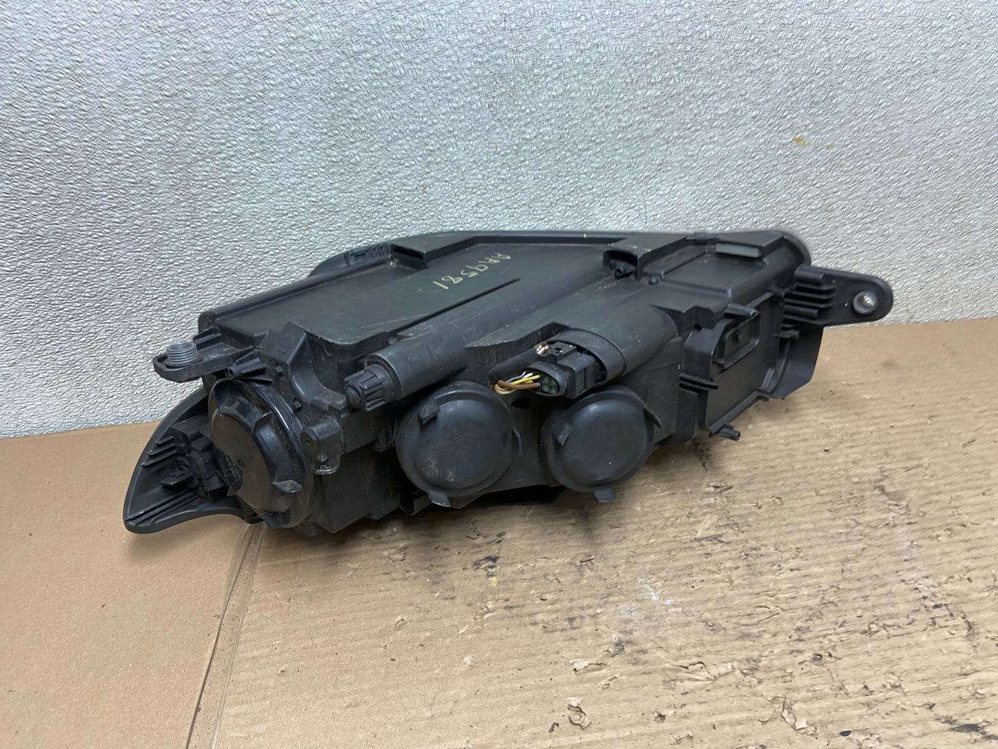 2009 to 2012 Volkswagen CC Right Passenger RH Headlight Halogen Oem AA9581 DW6