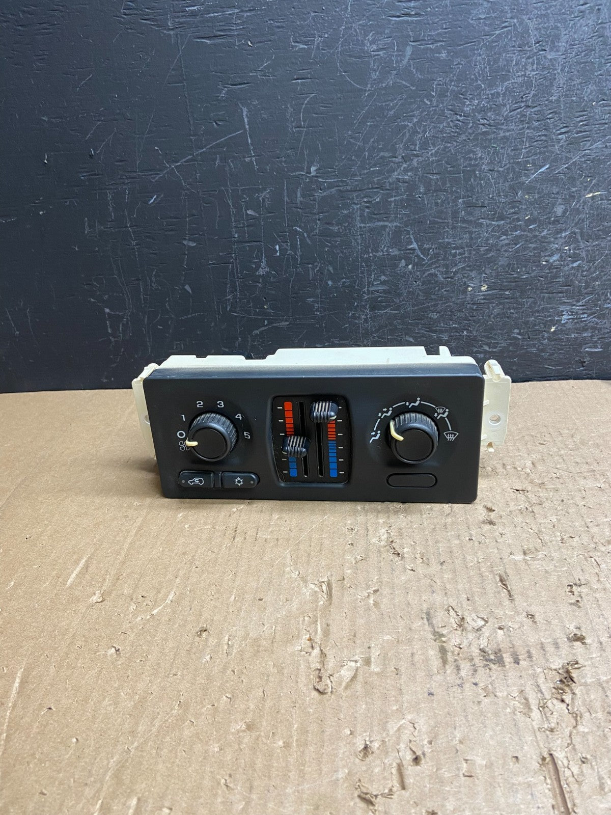 2003 to 2006 Chevrolet Silverado HVAC Heater Climate Control Module ae4501 DG0