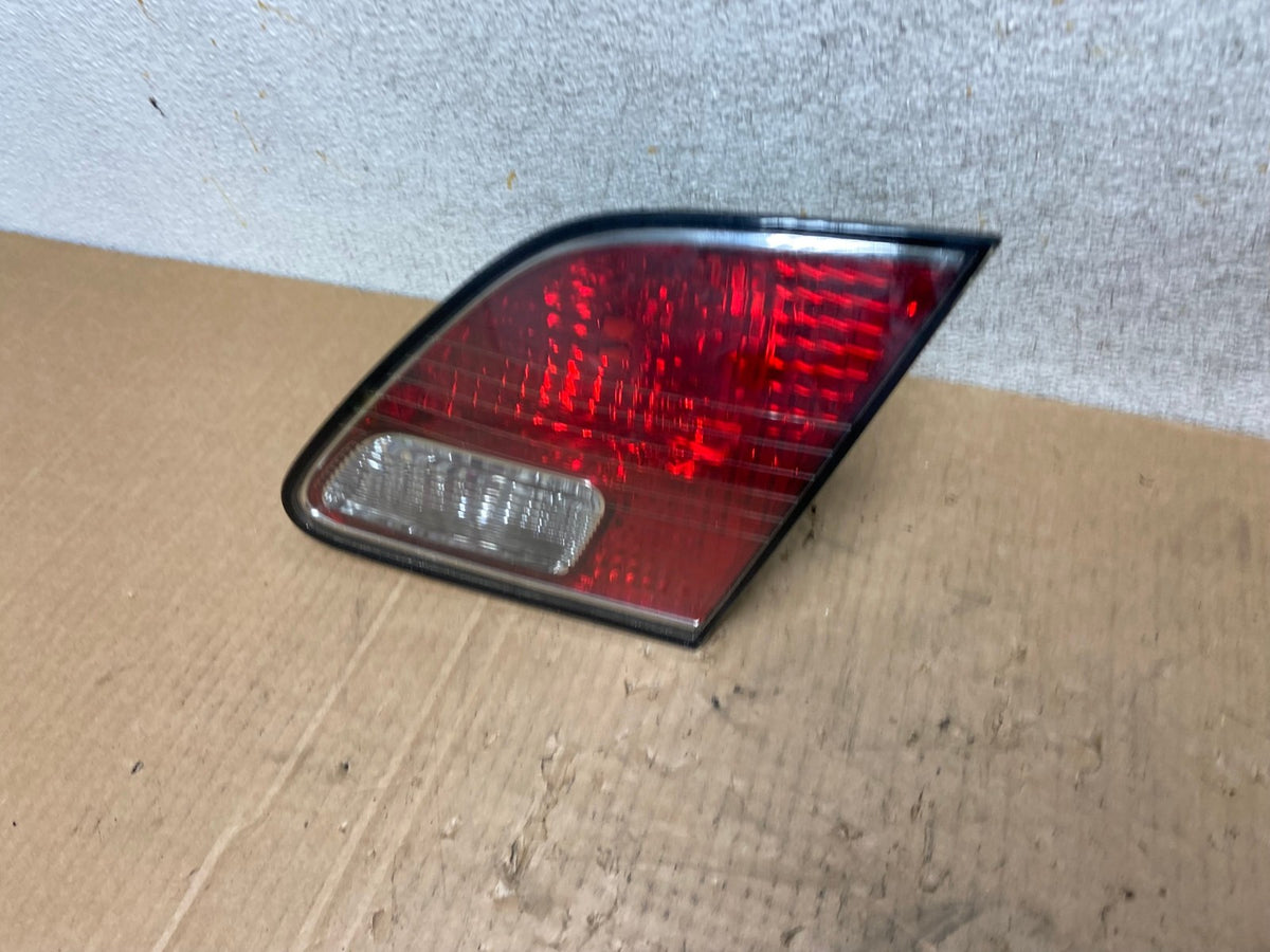 2002 2003 2004 Lexus Es300 Es330 Right Passenger Inner Tail Light AI4740 LK1