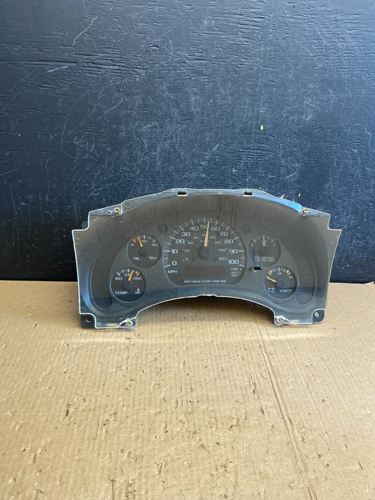 2001 to 2002 Chevrolet Express Speedometer Cluster Gauge AE4138 DG0