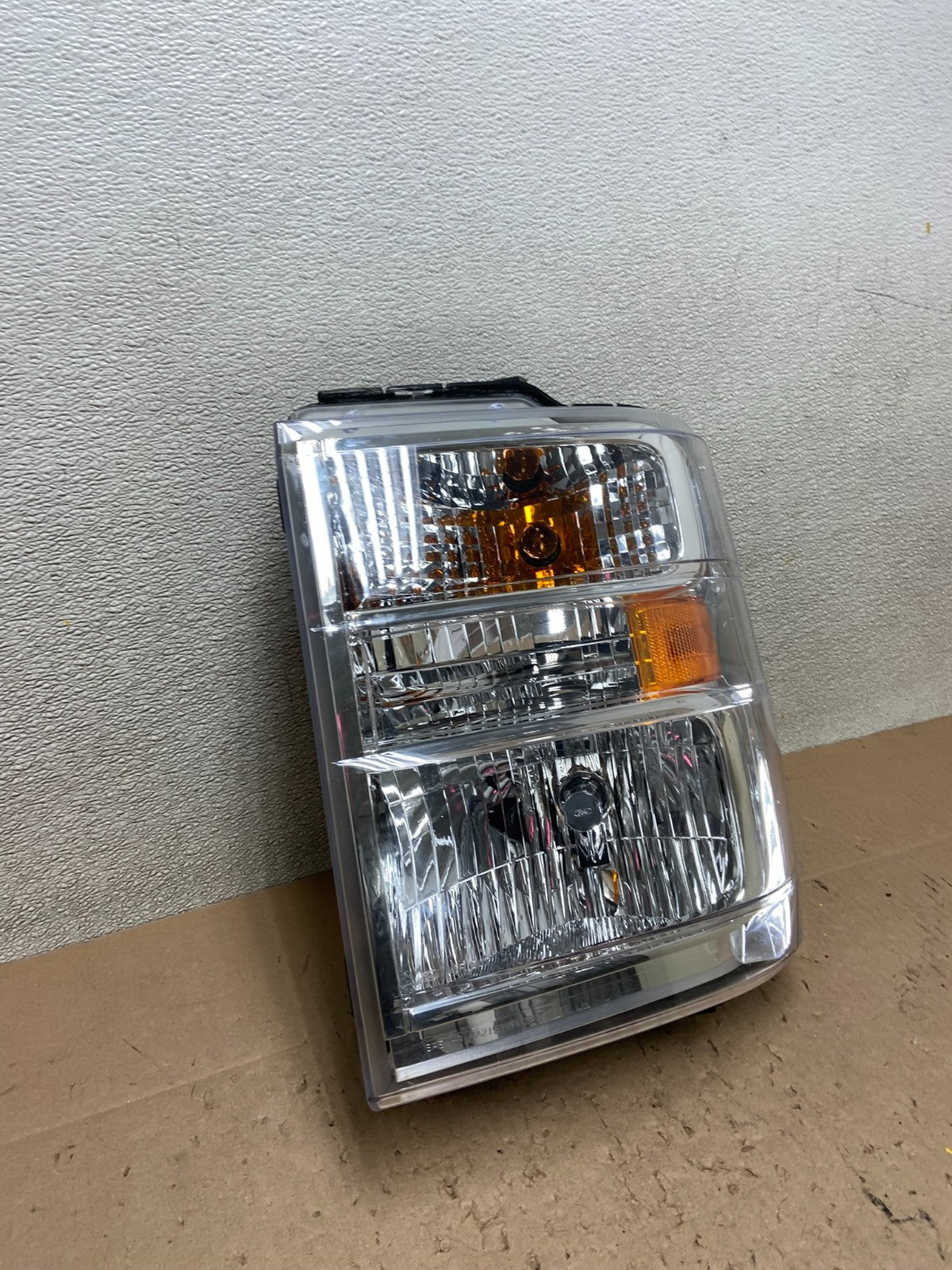 2008-2014 Ford Econoline E150 E250 E350 Left Driver LH Headlight OEM Z6411 DW2