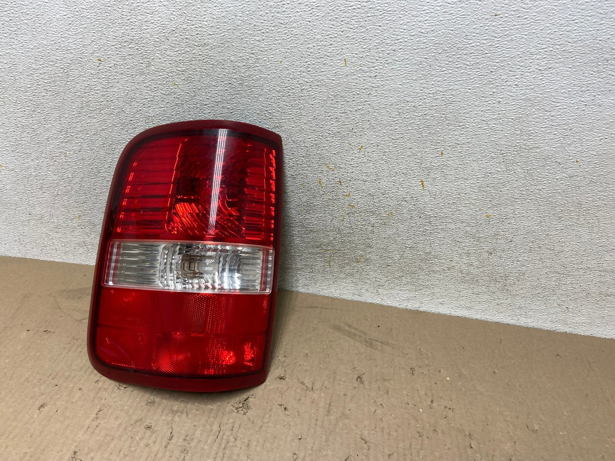 2004 to 2008 Ford F150 F-150 Left Driver LH Side Tail Light AH7667 LK2