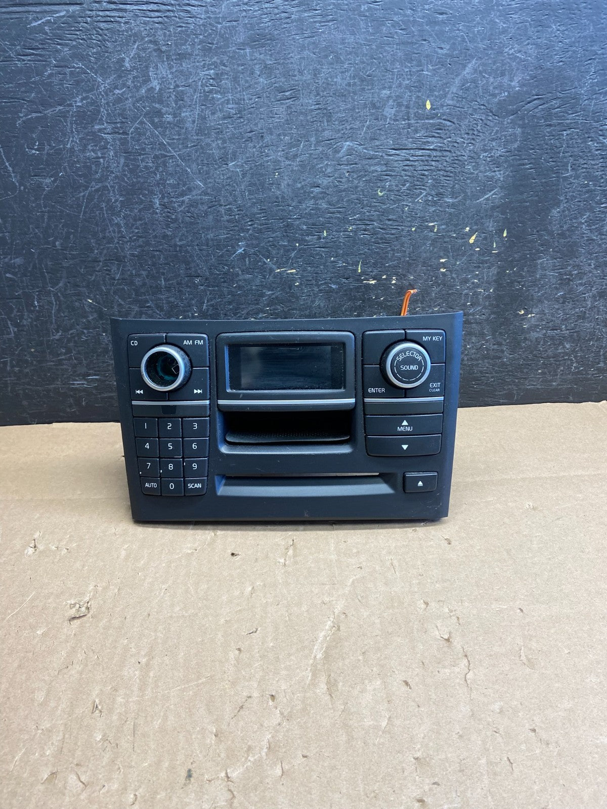 2007-2013 Volvo XC90 Center A/C Climate Control Radio Panel Bezel ai6375 DG0
