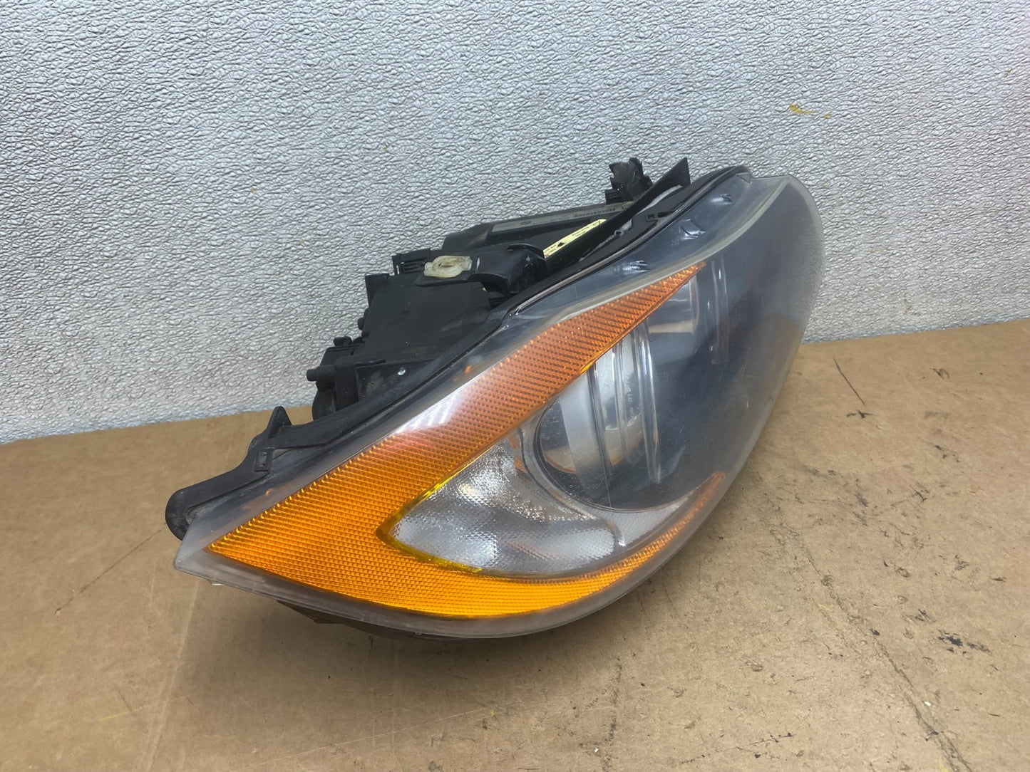 Xenon HID AFS 2006 to 2008 BMW 3 Series Headlight Right Passenger Side OEM X67302