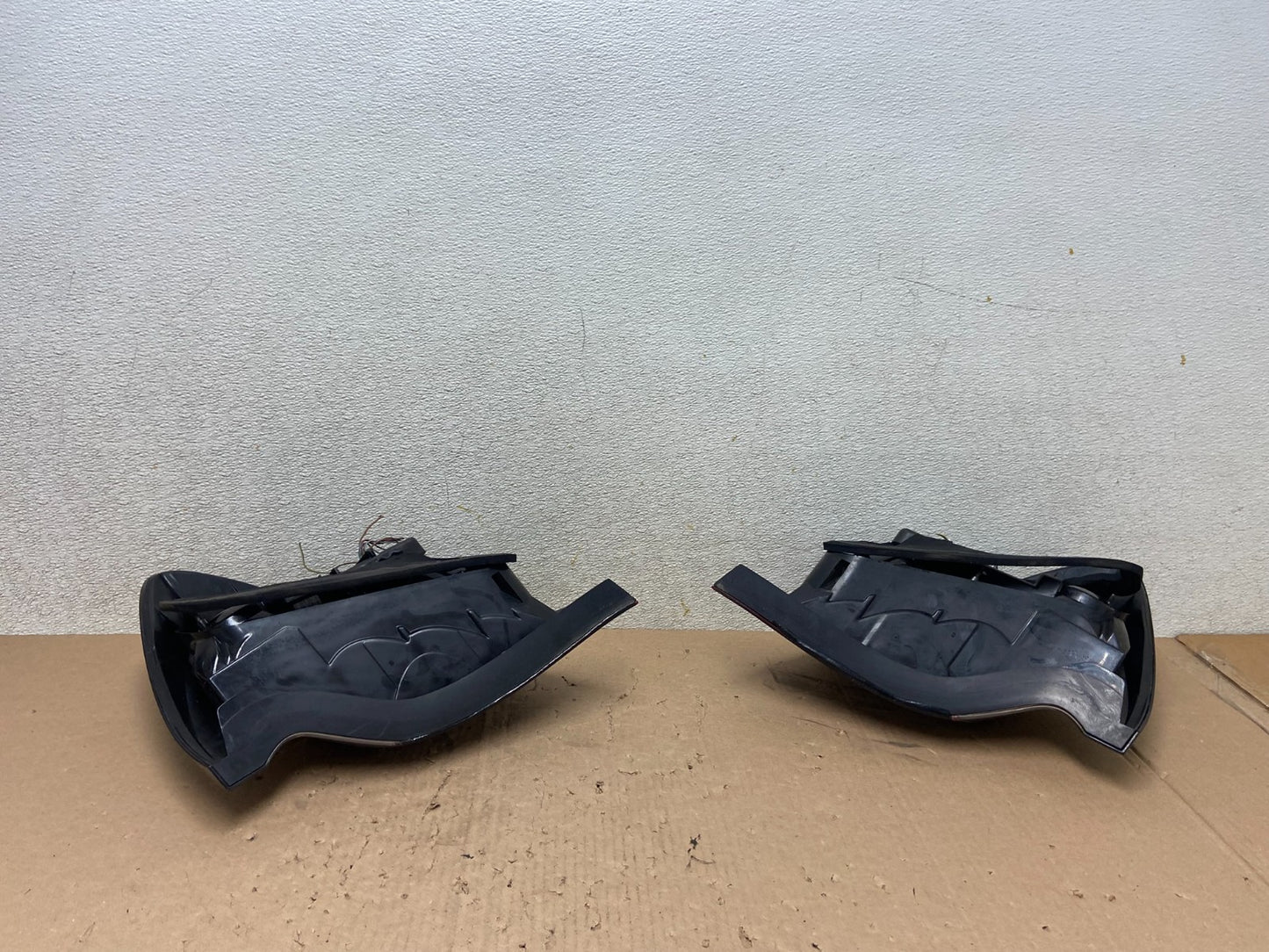 2002 to 2005 Mercedes C C230 Kompressor Coupe Left+Right Set Tail Light R5774 DG6