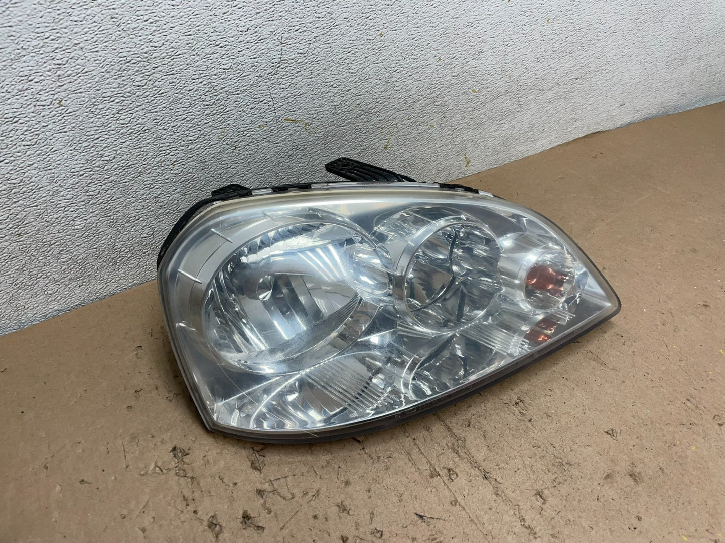 2004 to 2008 Suzuki Forenza Right Passneger RH Halogen Headlight Oem Q5057 DW2