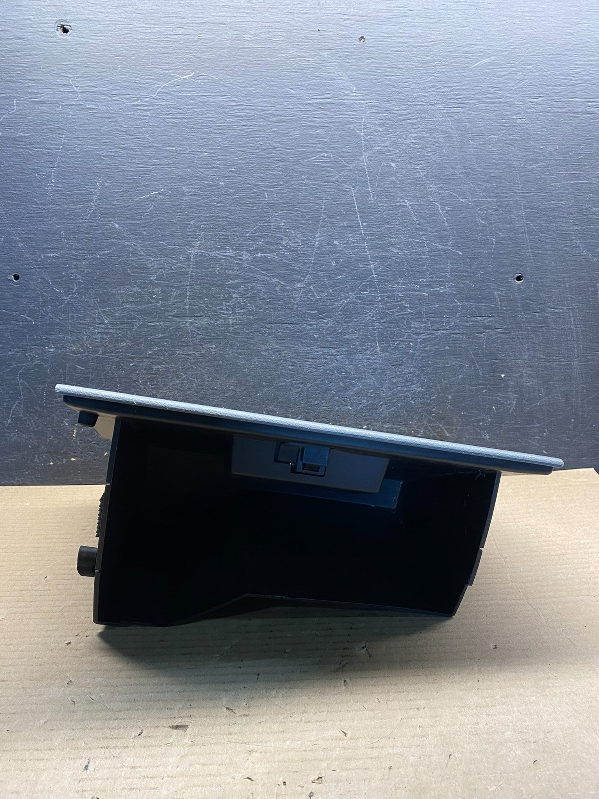 2004 to 2008 Ford F-150 Glove Box Compartment ah9727 DG3