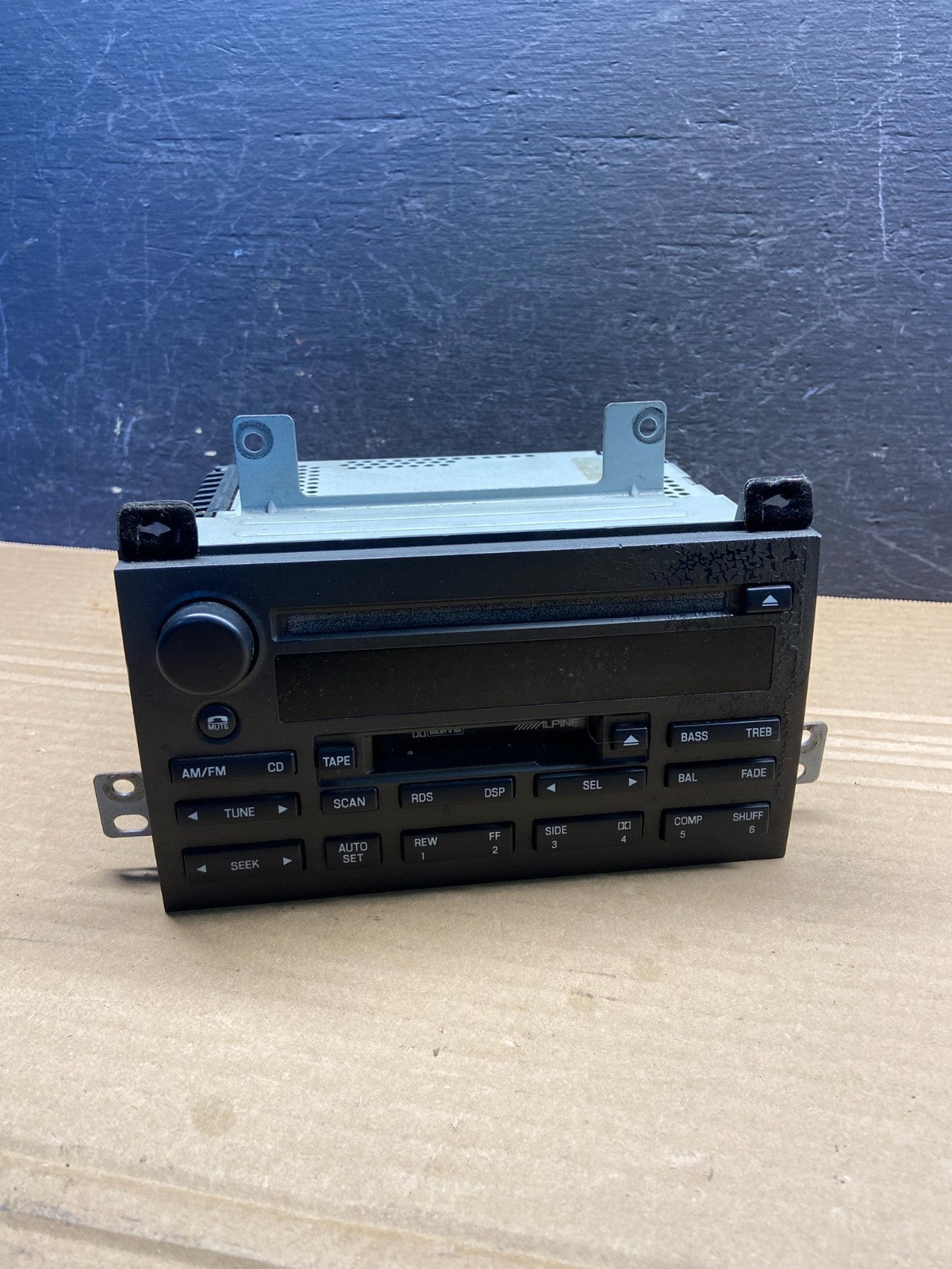 2003 - 2010 Lincoln Town Car AM/FM Radio CD Player AE4703 DG0