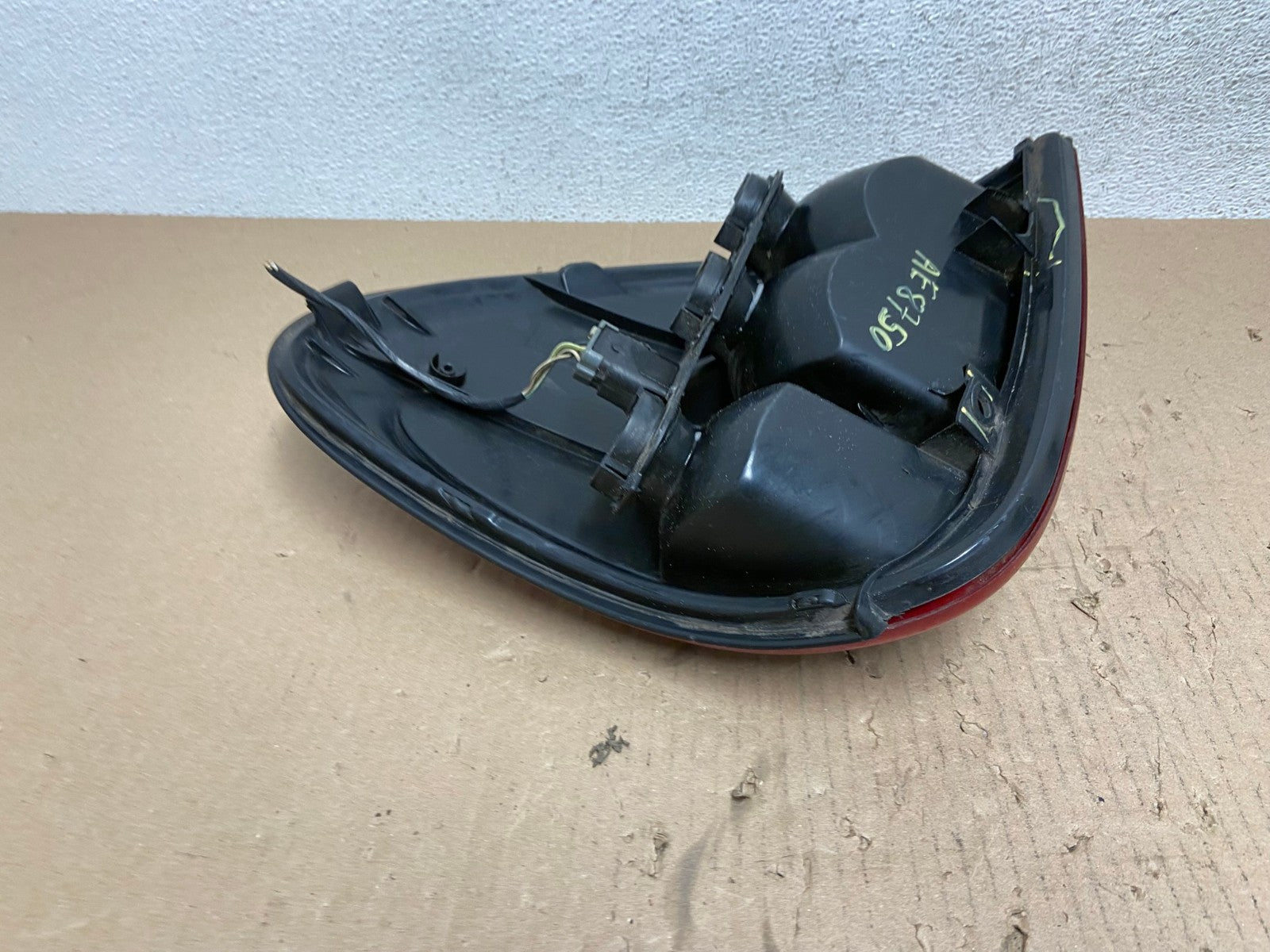 2001 to 2003 Dodge Grand Caravan Left Driver Lh Tail Light AE8750 LK7