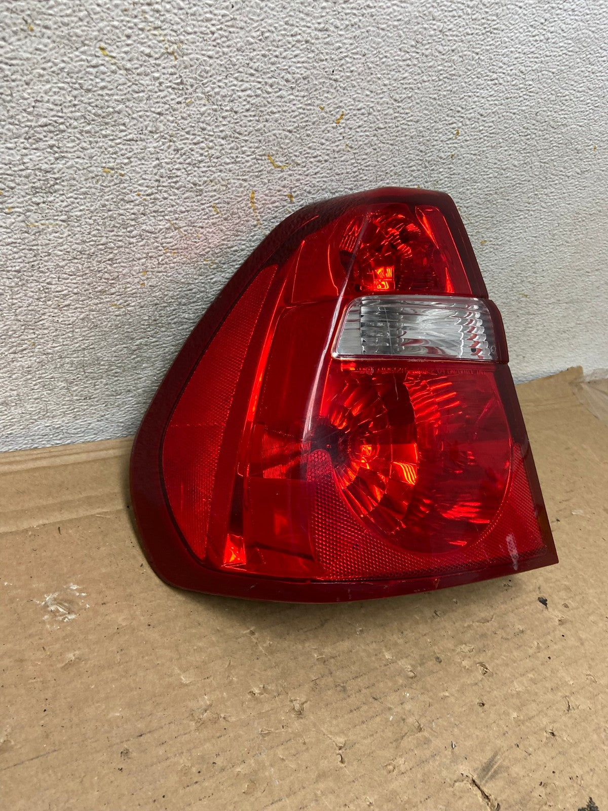 2004 to 2008 Chevrolet Malibu Left Driver Lh Side Tail Light AH8418 LK2