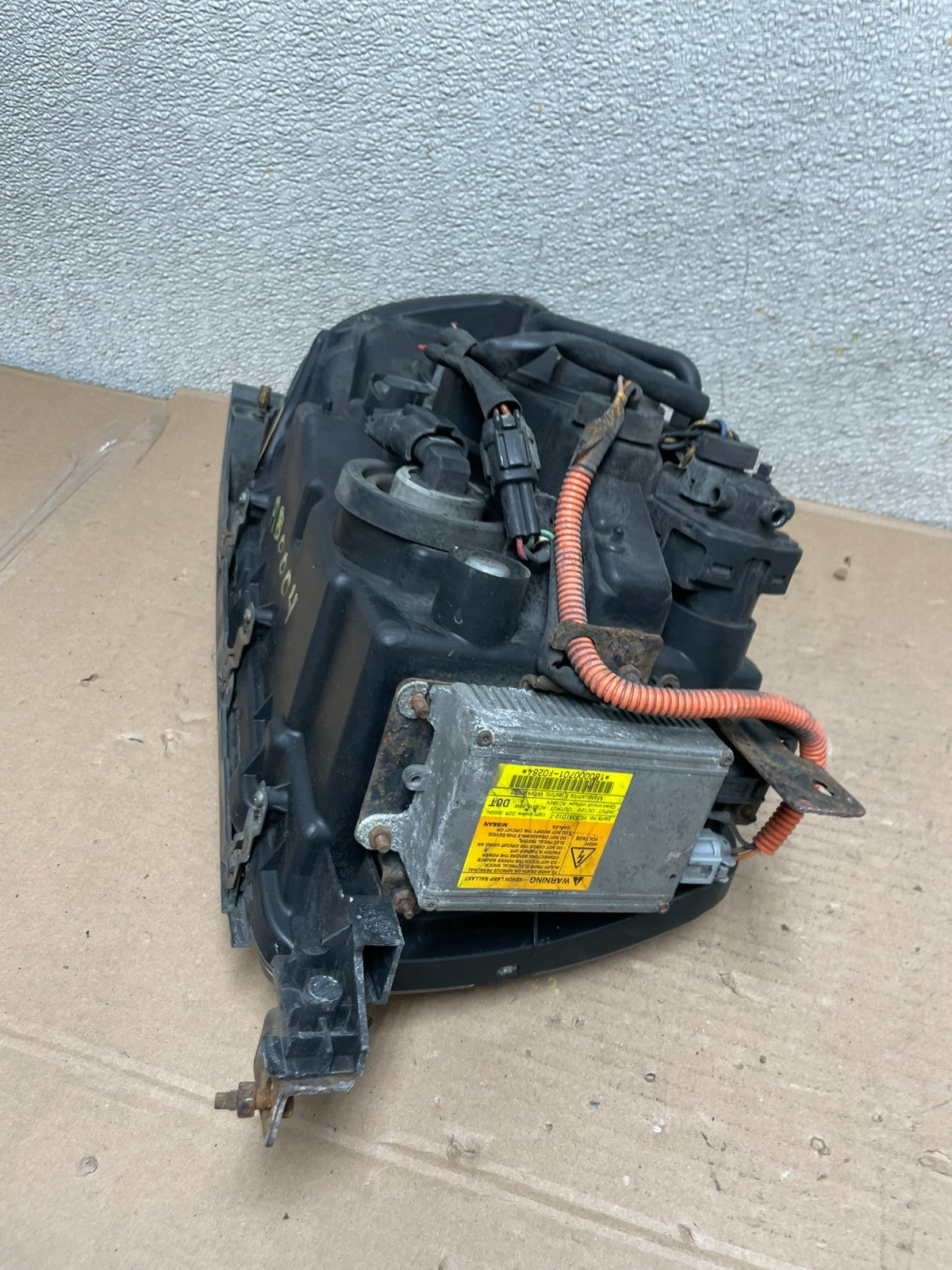 2001 to 2003 Infiniti QX4 Xenon HID Driver Left LH Side Headlight OEM AB0004 DW5