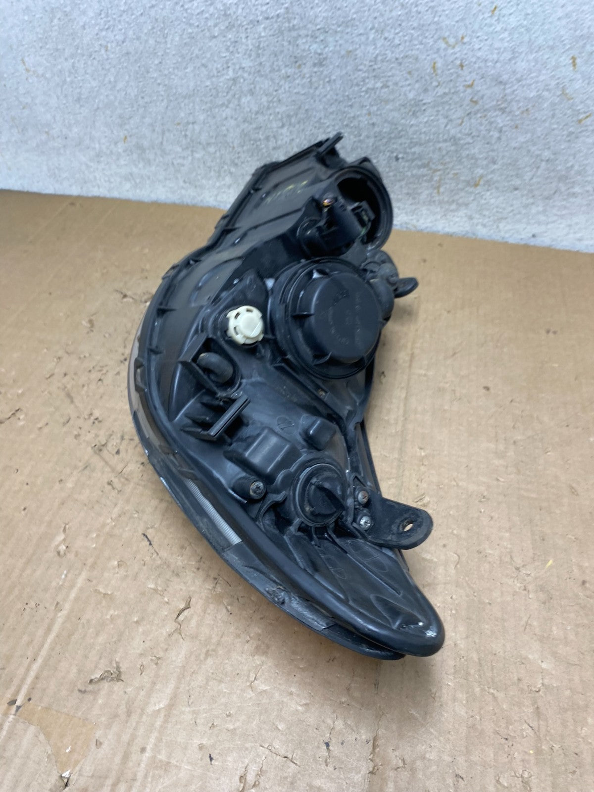 2007 2008 2009 2010 Hyundai Elantra Right Passenger Side Headlight AI9292 LK6