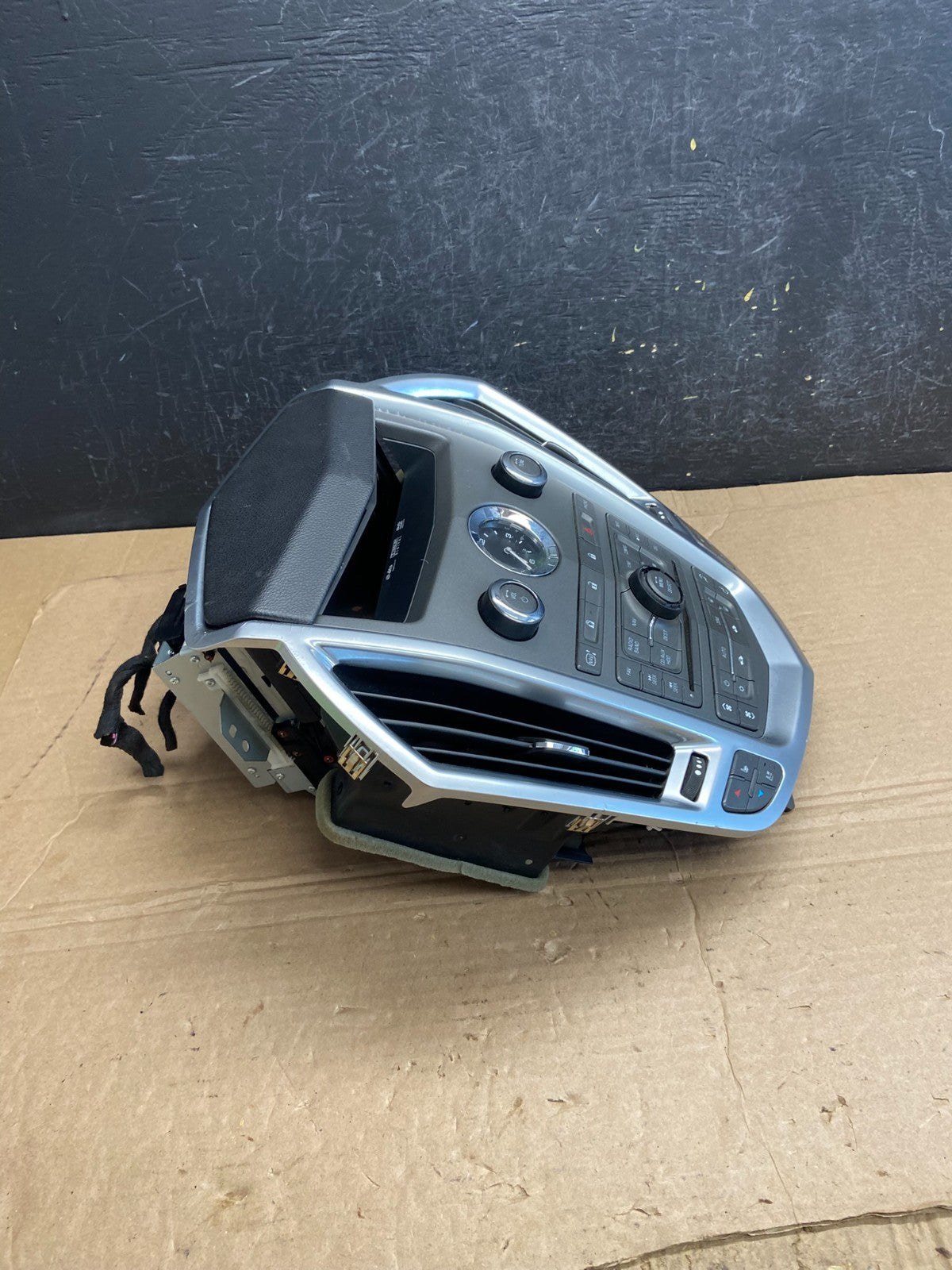 2010-2012 Cadillac SRX A/C Heater Radio Climate Control Panel Bezel OE AF1970 DG1