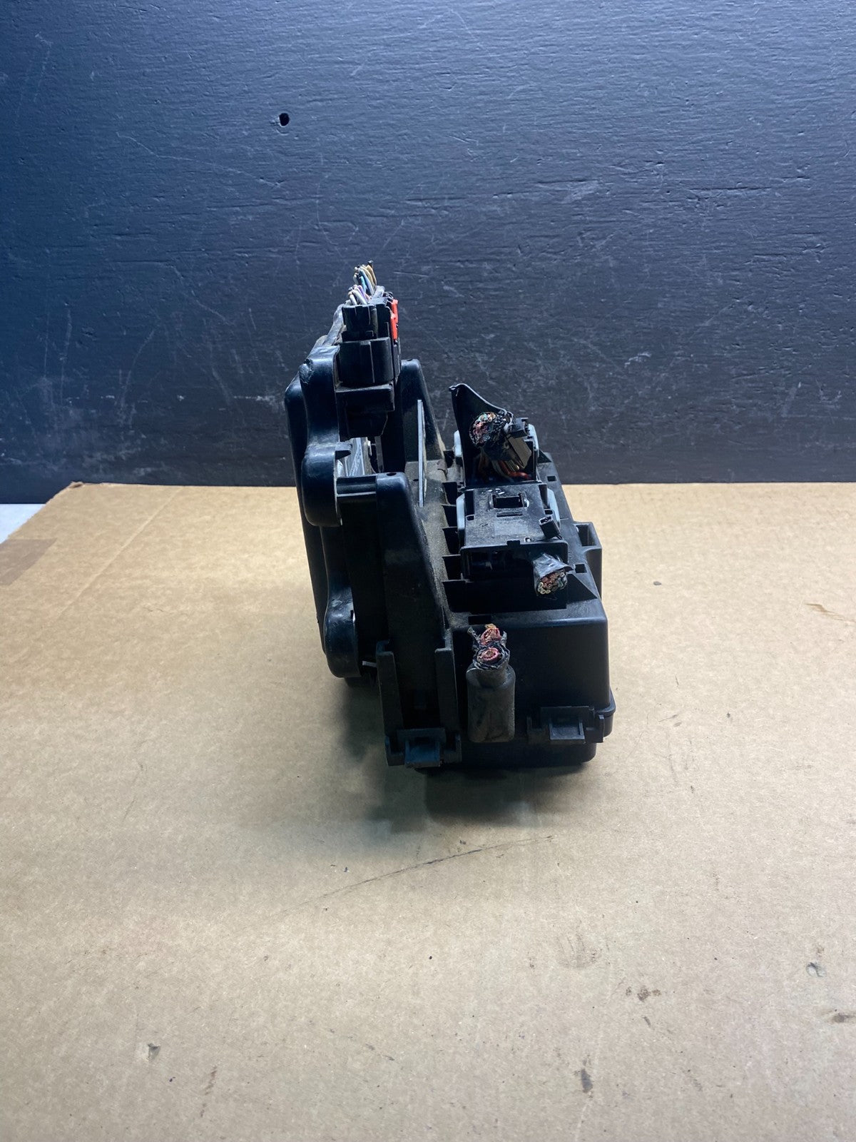 2006 Jeep Grand Cherokee Integrated Power Fuse Box Body Control Module AC7036 DG2