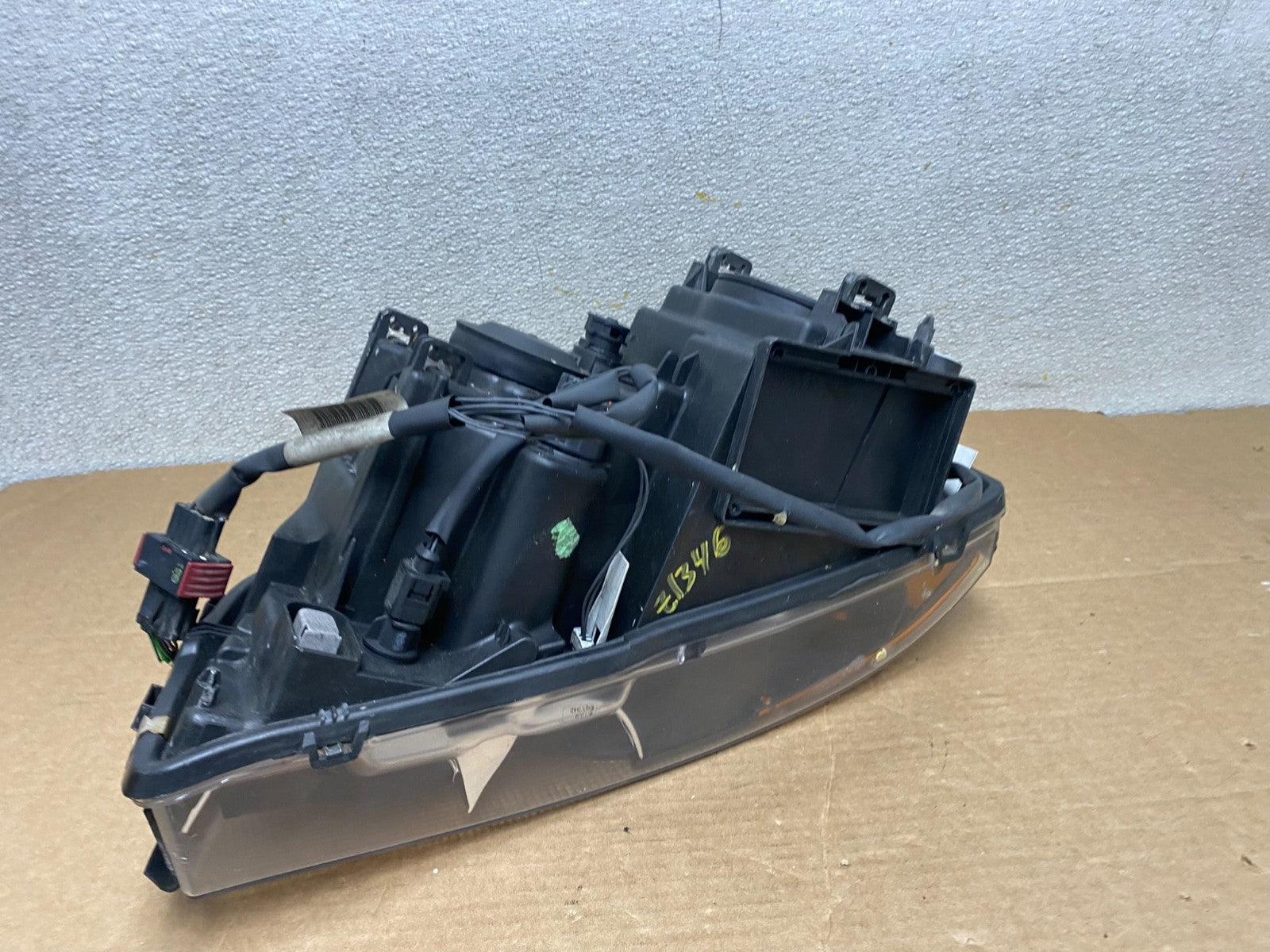 2003 to 2006 Volvo XC90 Right Passenger Rh Side Headlight Halogen Z1346 DW8
