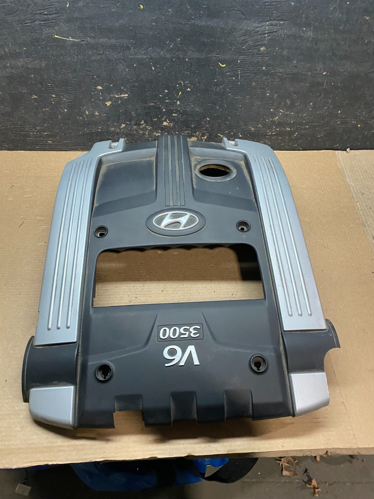 2001 to 2005 Hyundai XG350 V6 Engine Motor Cover V7042 DG1