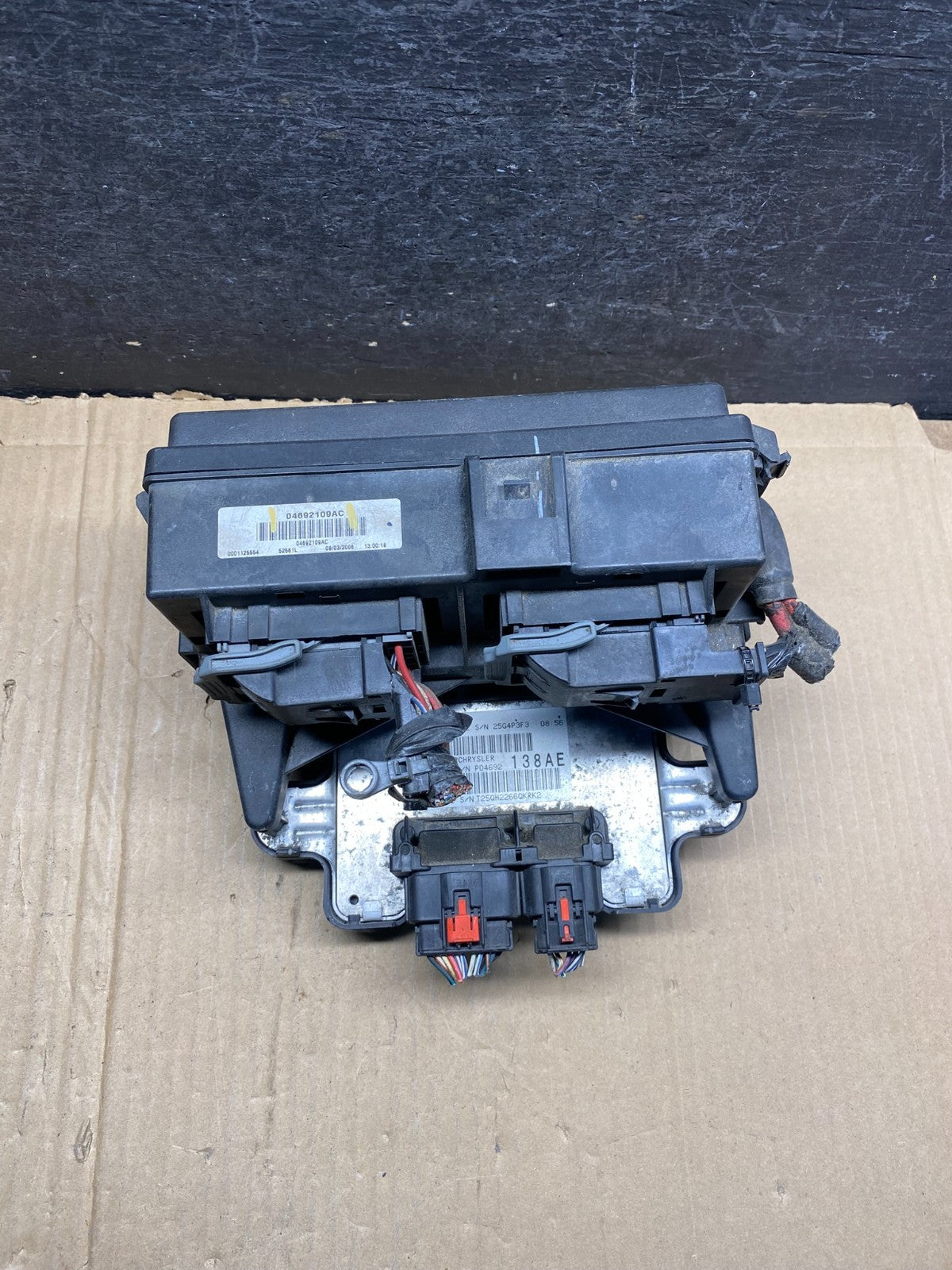 2007 Jeep Grand Cherokee Integrated Power Fuse Box 04692109ac AI0299 DW0