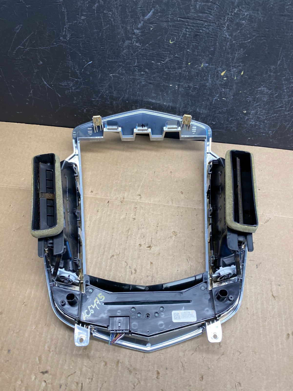 2013-2016 Cadillac SRX Center Dash Radio Trim Bezel with Air Vents OE AC4800 DG3