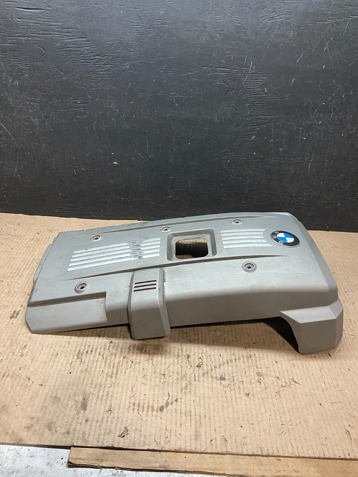 2007 to 2011 BMW 530i Plastic Engine Cover Shield I3704 OEM DG13
