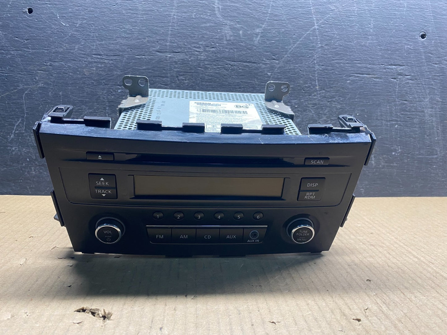 2013 to 2015 Nissan Altima Radio Cd Mp3 Player AUX Port AG3969 DW0
