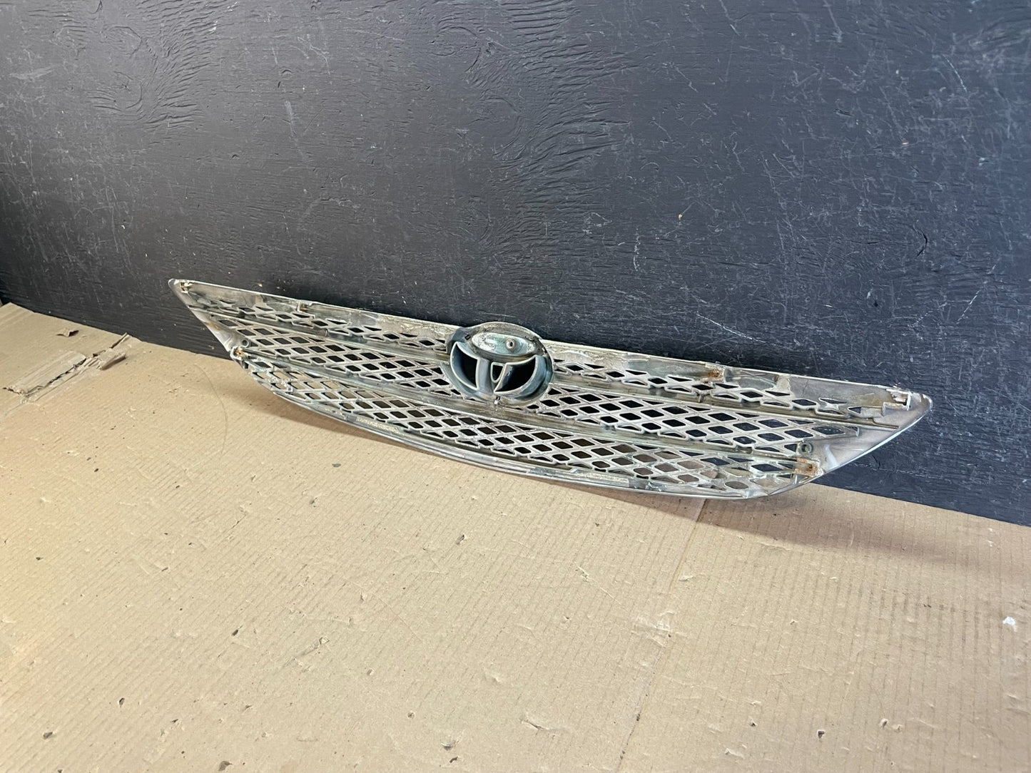 2002 2003 2004 Toyota Camry Front Upper Grill Grille AE3649 DG5