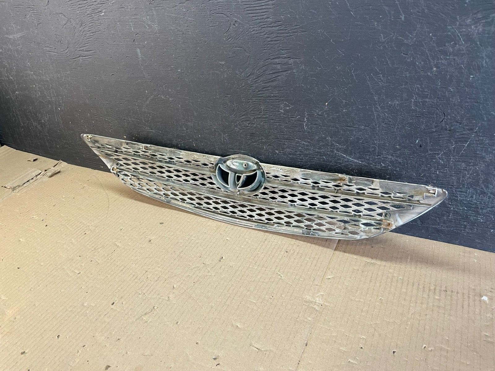 2002 2003 2004 Toyota Camry Front Upper Grill Grille AE3649 DG5