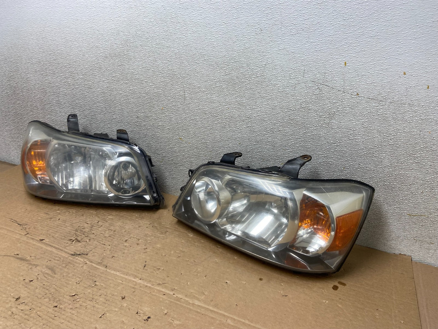 2004 2005 2006 Toyota Highlander Headlights Left+Right Side AB4833 DW1