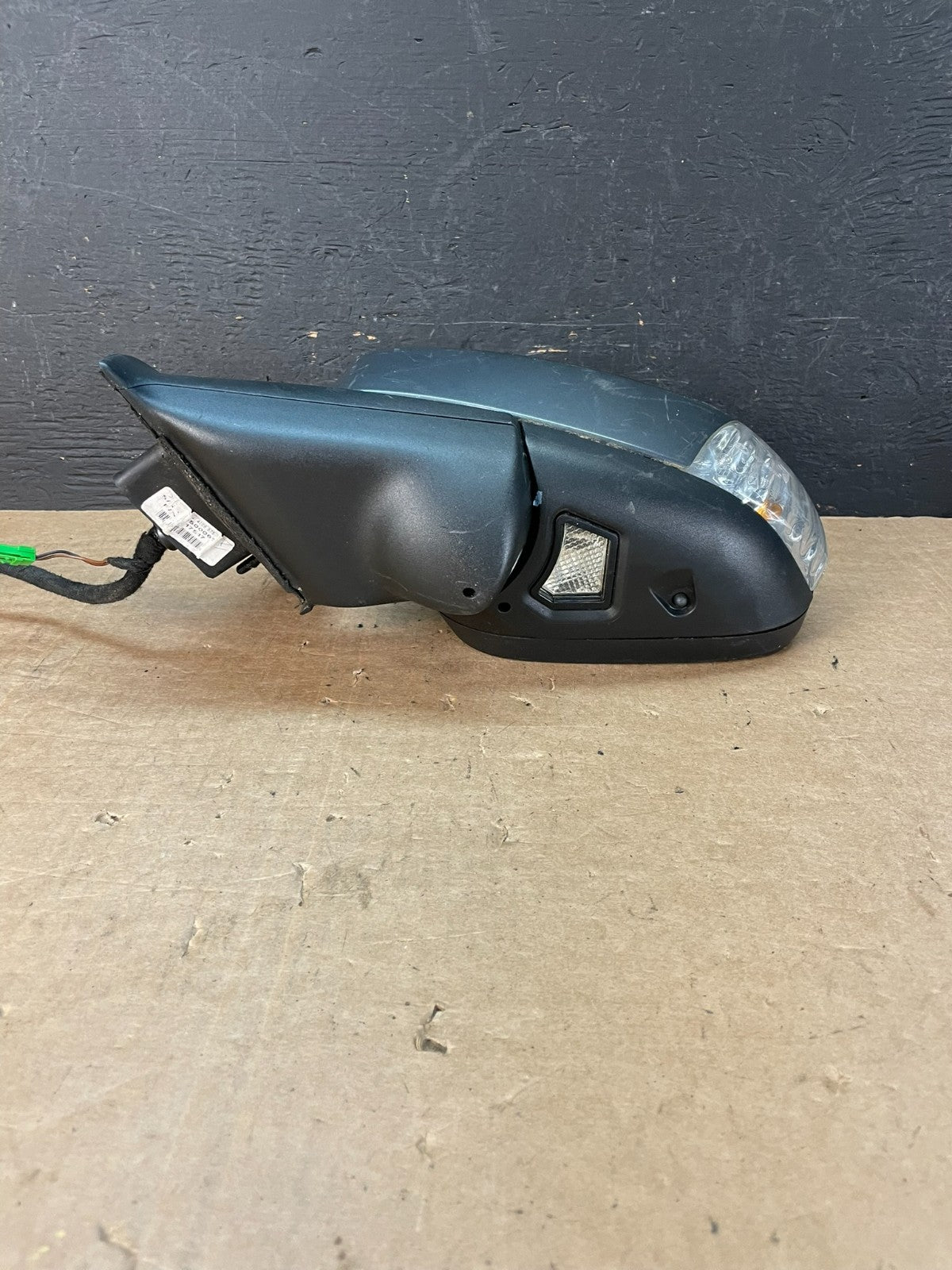 2007 to 2014 Volvo XC90 Left Driver View Door Trn Signal Mirror AE8506 DW3