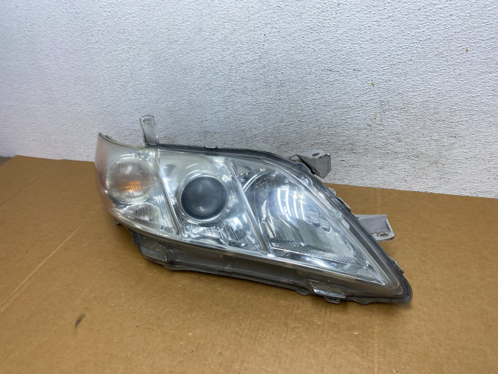 2007 - 2009 Toyota Camry Halogen Right Passenger Headlight AD8943 DW1