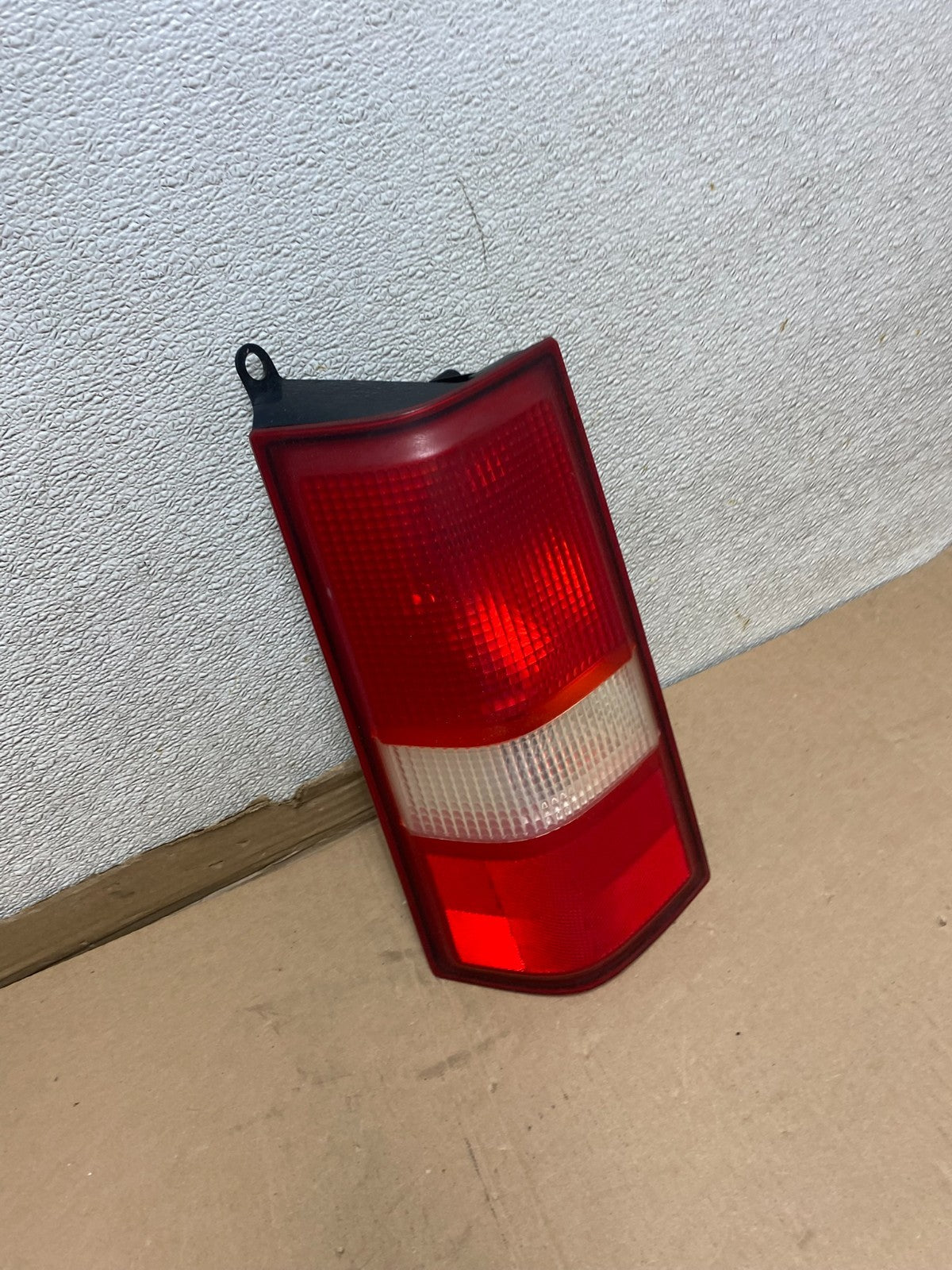 2003 to 2017 Chevrolet Express 1500 Left Driver Side Tail Light U7026 DW2