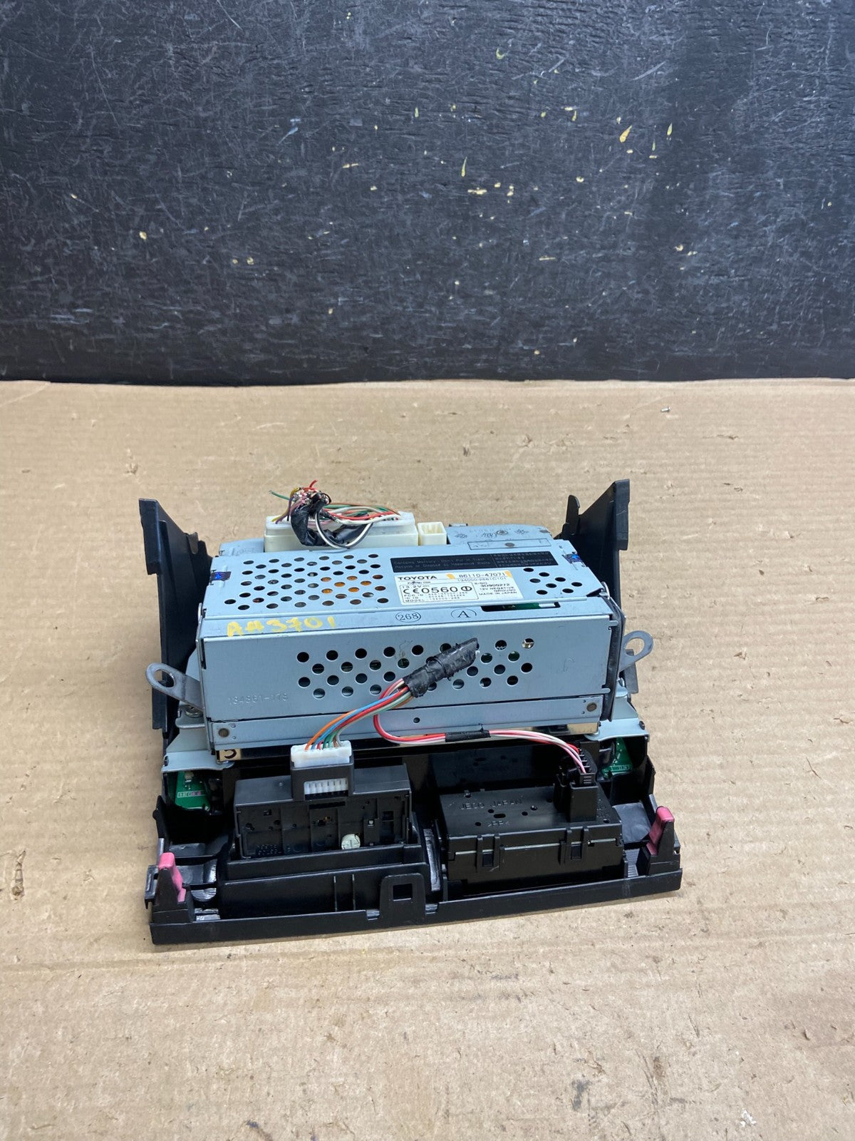 2004 to 2005 Toyota Prius Radio Stereo Receiver Screen Display ah3701 DG4