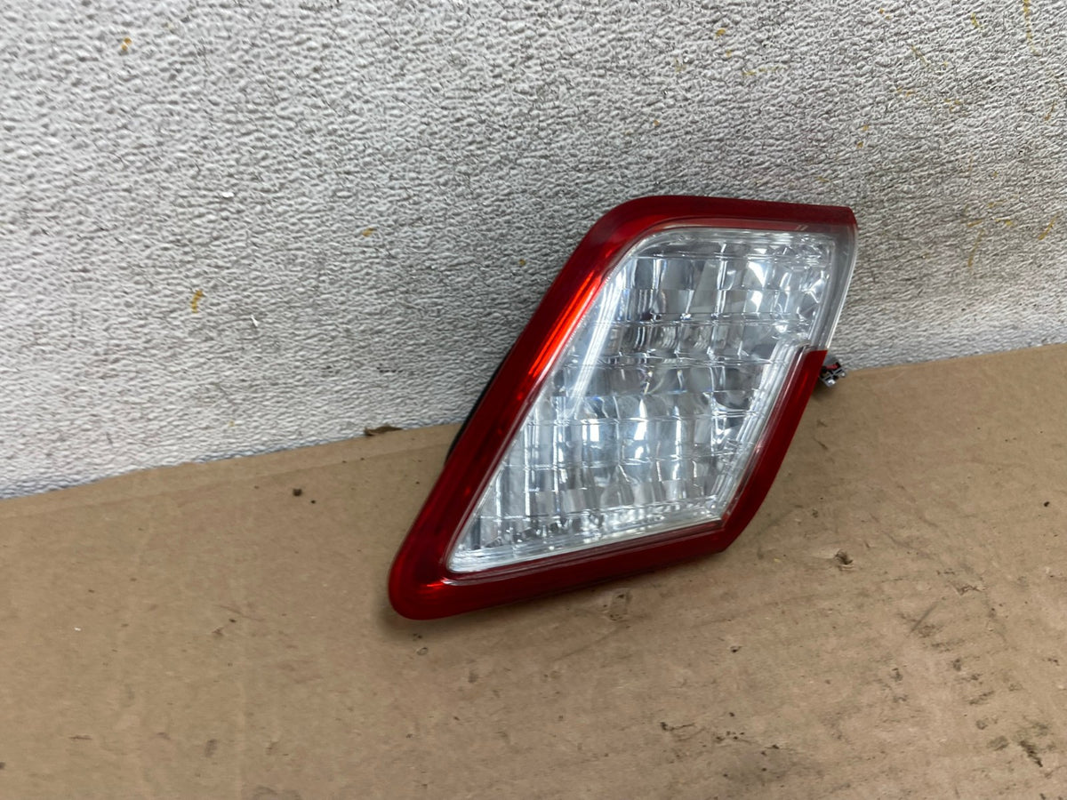2007-2009 Toyota Camry Hybrid Right Passenger Side Inner Tail Light AH95132