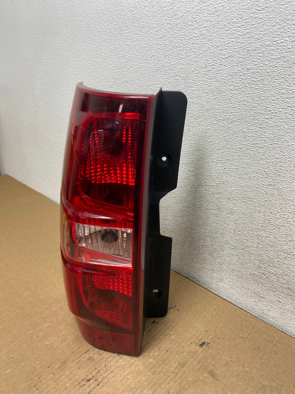 2008-2014 Chevrolet Tahoe Suburban Driver Lh Left Side Tail Light AG2286 LK1