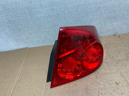 2005 to 2006 Infiniti G35 Right Passenger Side Tail Light OEM AA4019 DW2