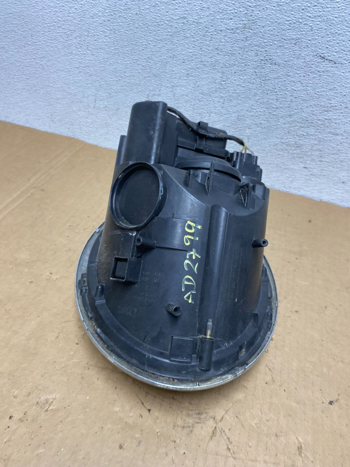 2005 to 2008 Mini Cooper Right Passenger Side Headlight Halogen AD2799 DW6