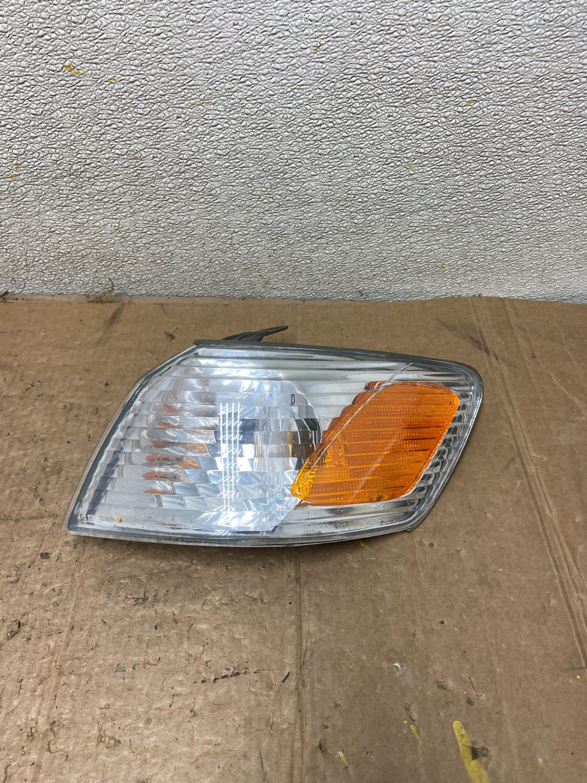 2000 - 2001 Toyota Camry Front Left Driver Lh Turn Signal AA2782 DW0