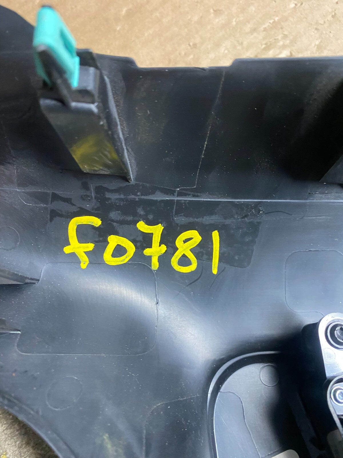2020 to 2023 Ford  Explorer Radio Climate Control Panel Trim F0781 PS9