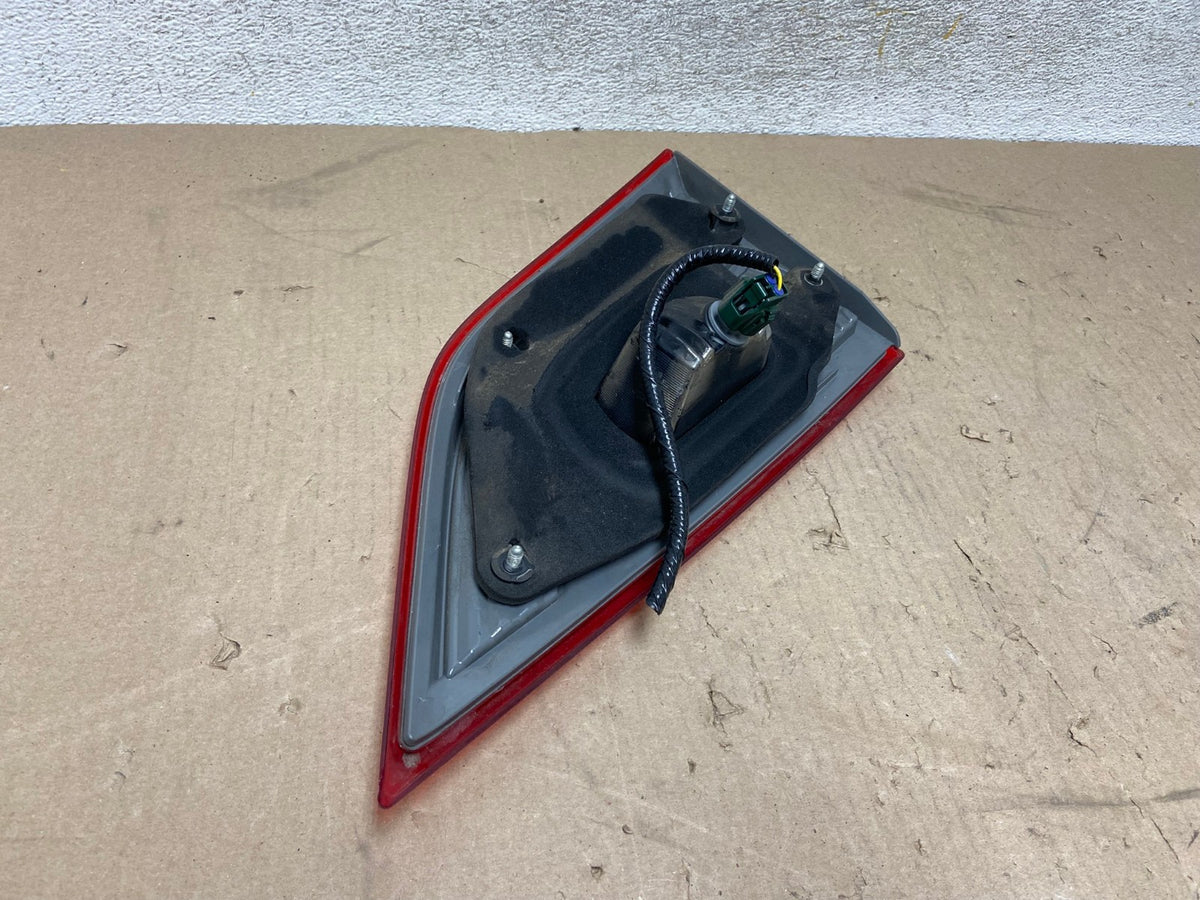 2011-2017 Nissan Quest Left Driver Lh Side Inner Tail Light AH6941 LK5
