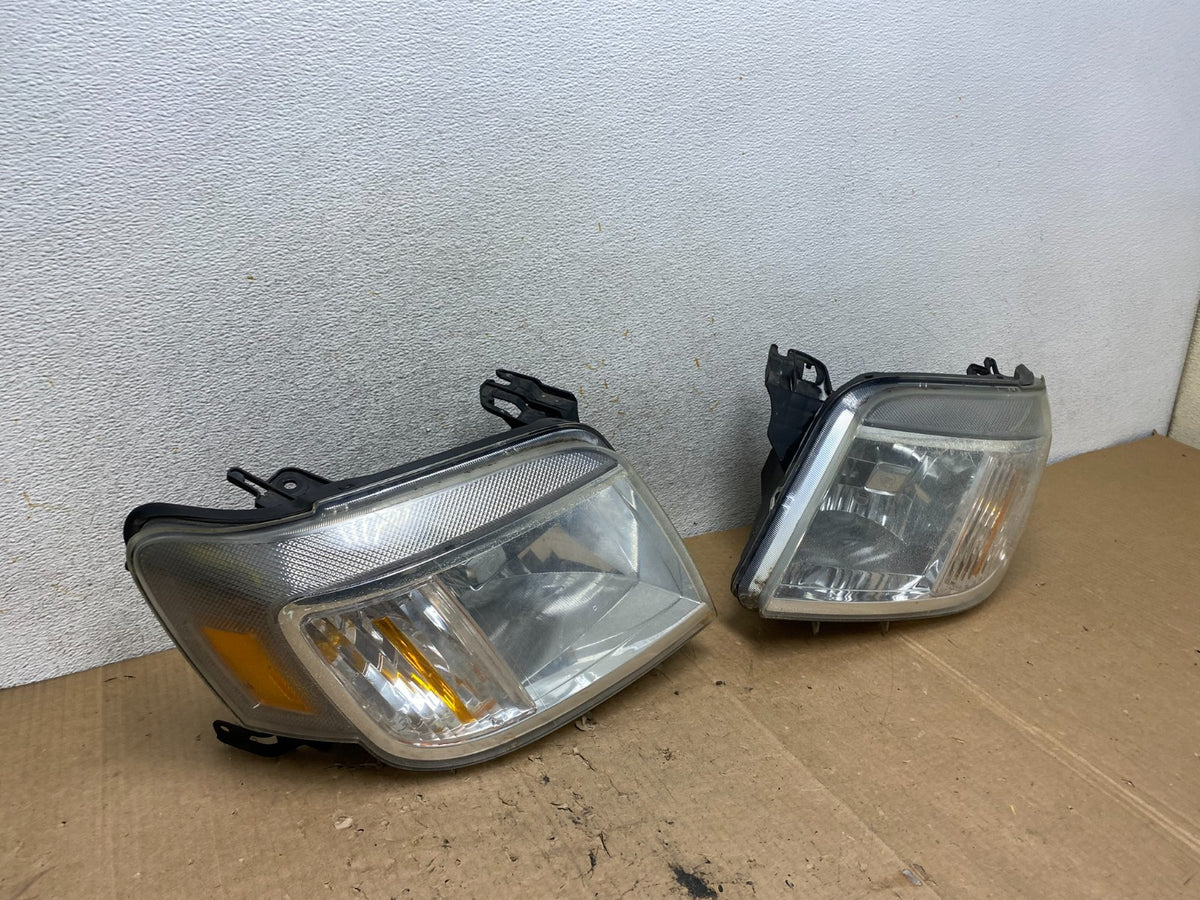 2008 to 2011 Mercury Mariner Left+Right Side Halogen Headlights AI9147 DW2