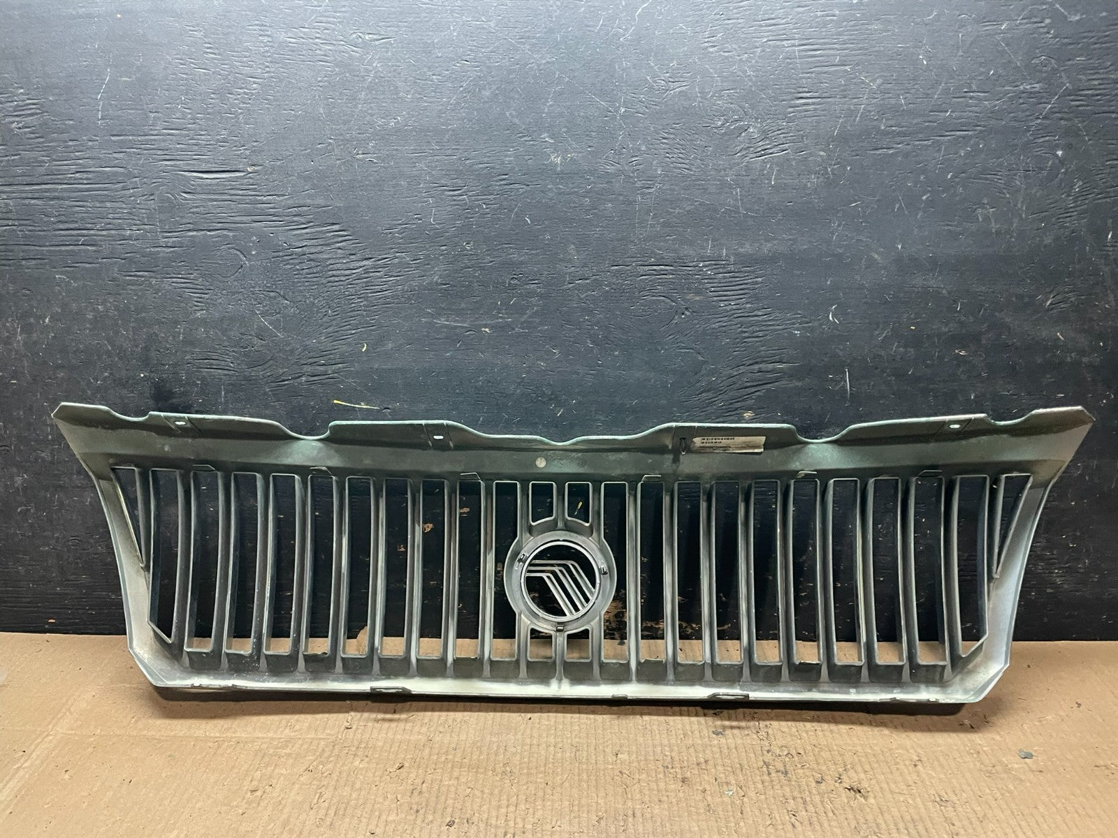 2002 to 2005 Mercury Mountaineer Front Upper Grill Grille Aftermarket U6090 DG8