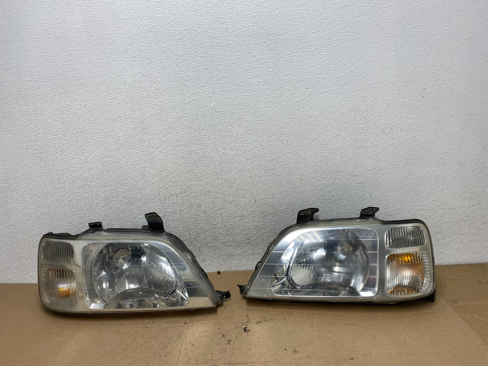 1997 to 2001 Honda CR-V Crv Left+Right Set Chrome Headlights Halogen AF4711 DW0