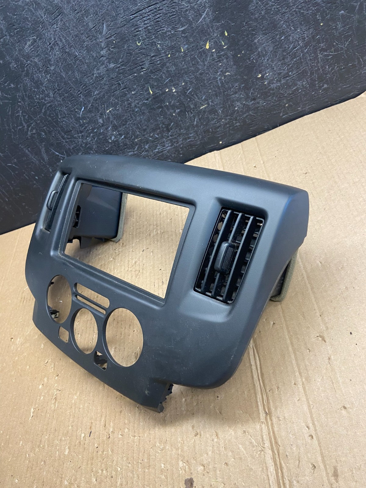 2013-2021 Nissan NV200 Center Console Radio Climate Control Air Vent AE3962 DG3
