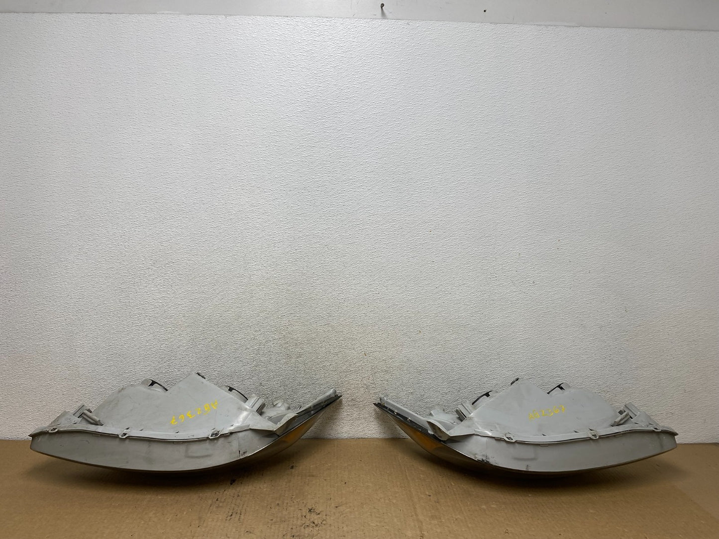 2002 2003 2004 Toyota Camry Left+Right Set Side Halogen Headlights AG2367 DW8
