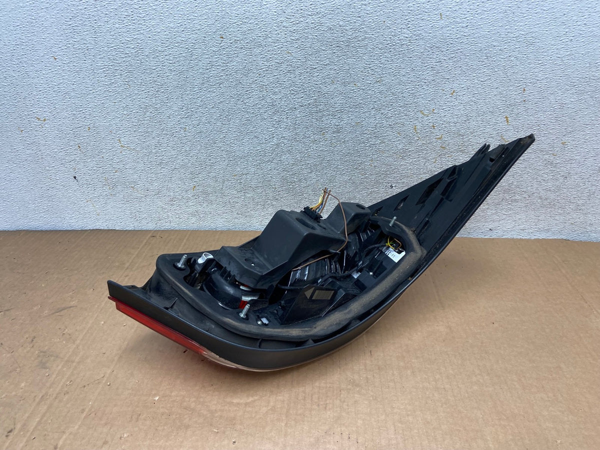 2008 2009 2010 BMW 5 525i 530i Right Passenger Rh Tail Side Light AI8362 LK4