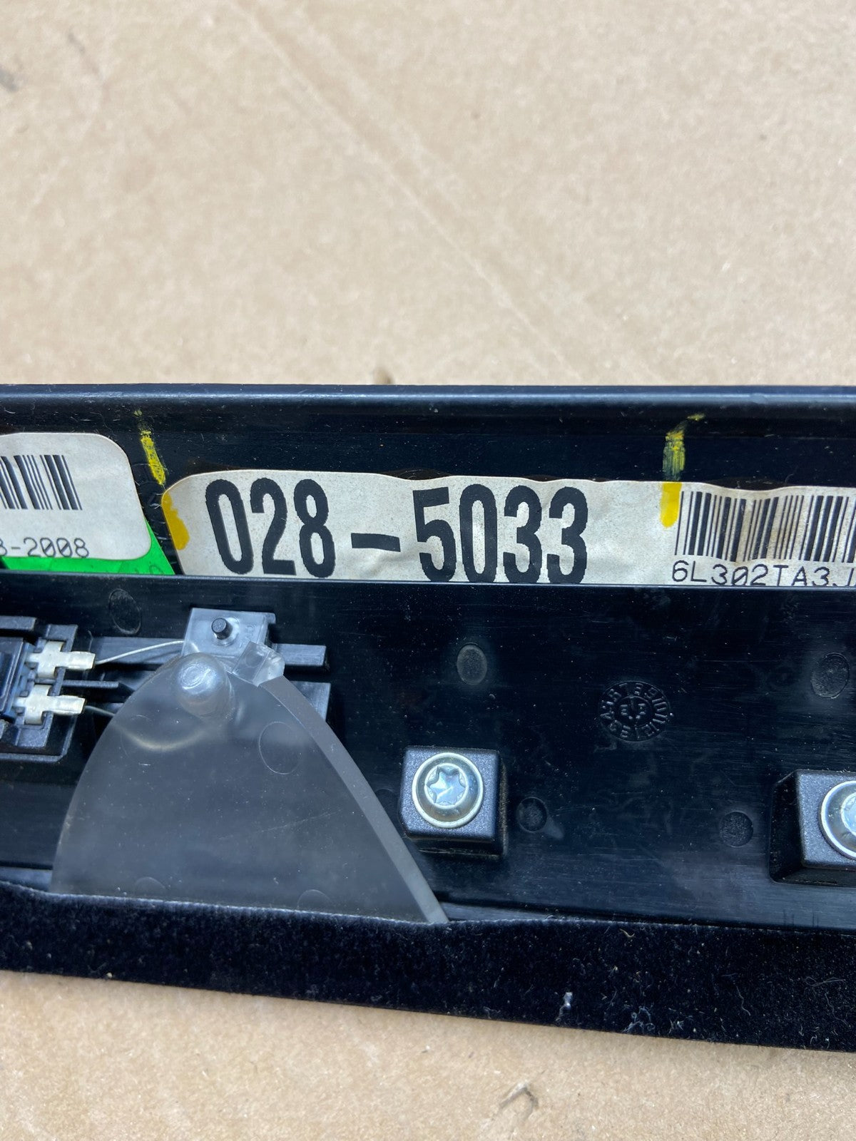 2004 to 2008 Ford F150 Radio Climate Dash Bezel Surround Black AD2091 DG4