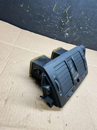 2006 to 2011 Cadillac DTS Dash Center Air Vent Heater Bezel OEM y2160 DG1