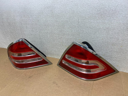 2001-2004 Mercedes-Benz C230 C240 W203 C-Class Left+Right Tail Lights W8409 DW1
