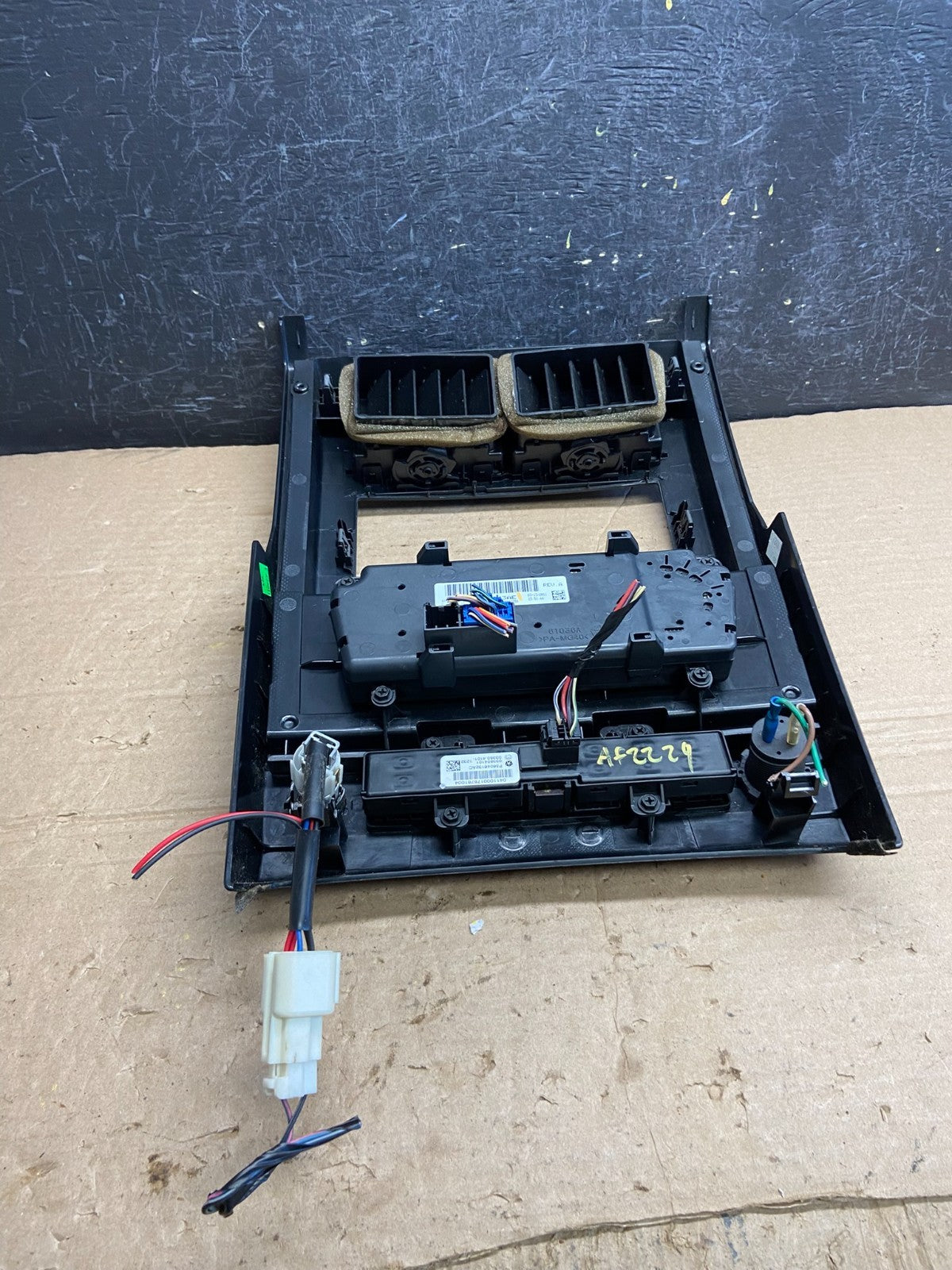 2008 to 2012 Jeep Liberty Dash Climate Temperature Control Radio Bezel AF2229 DW4