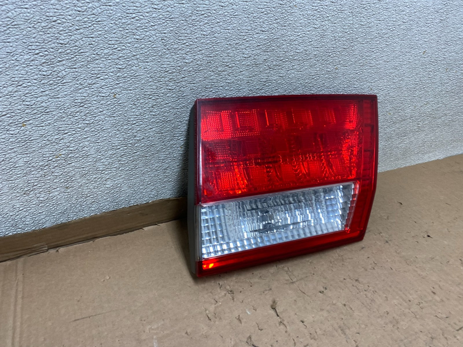 2005 2006 2007 Honda Odyssey Inner Right Passenger RH Tail Light U8714 DW2