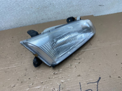 1997 1998 1999 Toyota Camry Right Passenger RH Halogen Headlight AB1479 DW2